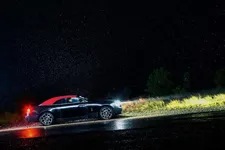 15_rolls_royce_dawn_2016_tracking_side.webp