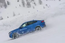 2020-BMW-X6-M50d-G06-Riverside-Blue-Winter-Driving-Experience-Livigno-08-1024x683.webp
