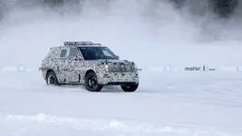 land-rover-range-rover-sport-spy-photo.webp
