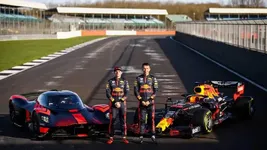 Aston Martin Valkyrie-5.webp