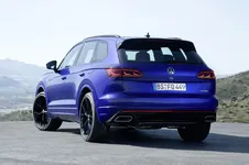2020-volkswagen-touareg-r_100737390_h.webp