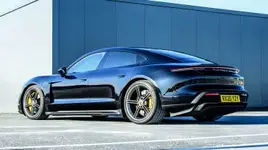 Porsche%20Taycan%202020%20UK-16.webp
