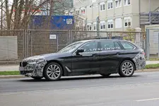2021-bmw-5-series-sedan-touring-16.webp