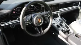 porsche-panamera-facelift-spy-photo.webp