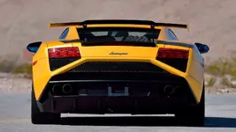 2014-lamborghini-gallardo-squadra-corse-mecum-23.webp