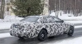 2021-rolls-royce-ghost-lwb-spy-34-300x163.webp