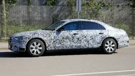 2021-mercedes-s-class-guard-spy-photo.webp