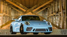 2018-Porsche-911-GT3-Gulf-Blue-02.webp