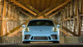 2018-Porsche-911-GT3-Gulf-Blue-03.webp