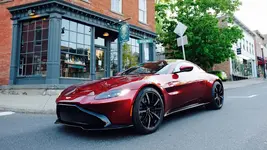 2020-Aston-Martin-Vantage-front-1.webp