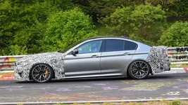 BMW-M5-CS-Erlkoenig-169FullWidth-2eb88102-1694483.webp