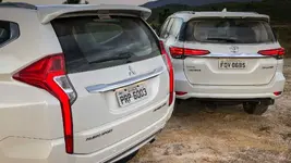 comparativo-mitsubishi-pajero-sport-x-toyota-hilux-sw4.webp