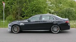2021-mercedes-amg-e63-sedan-facelift-spy-photo.webp