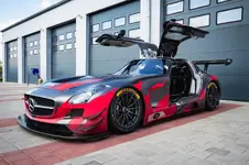 Mercedes_Benz_SLS_GT3_Motorsport_Versteigerung_2020_Hamburg_2.webp