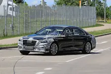 2021-mercedes-benz-s-class-w223-spied-nearly-naked-in-germany_13.webp