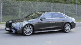 2021-mercedes-s-class-front-quarter-angle.webp
