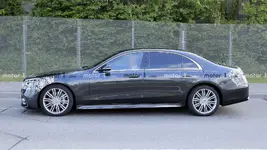 2021-mercedes-s-class-spy-photo-side-view.webp