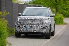 2022-range-rover-looks-ready-to-redefine-luxury-suvs-in-latest-spy-photos_32.webp