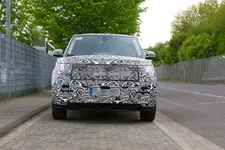2022-range-rover-looks-ready-to-redefine-luxury-suvs-in-latest-spy-photos_30.webp