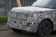 2022-range-rover-looks-ready-to-redefine-luxury-suvs-in-latest-spy-photos_18.webp