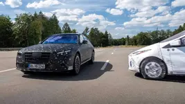 2021-mercedes-benz-s-class-teaser-e-active-body-control(12).webp