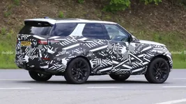 2021-land-rover-discovery-spy-photo(14).webp