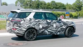 2021-land-rover-discovery-spy-photos(5).webp 2021-land-rover-discovery-spy-photos(5).webp