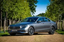 Mercedes-Benz-E-300-e-2020-Review-FOTO-6-1140x760.webp