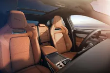 2021-Jaguar-F-Pace-136.webp