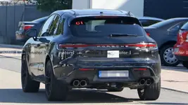porsche-macan-second-facelift-spy-photo-rear.webp