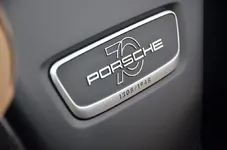 used-2019-porsche-911-speedster-10159-20279644-30-1024.webp