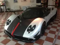 1200px-Pagani_Zonda_Cinque_1_of_5.webp