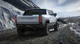 ev-reveal-ext-gallery-009-GMC-Hummer-BT1XX-FN-v1-0.webp