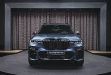 bmw-x7-xdrive40i-dark-shadow-edition-1.webp