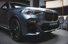 bmw-x7-xdrive40i-dark-shadow-edition-4.webp