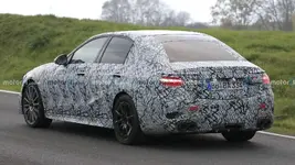 2022-mercedes-amg-c53-spy-photos(13).webp