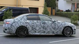 2022-mercedes-amg-c53-spy-photos(3).webp
