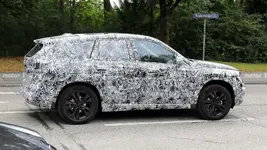 2022-bmw-x1-spy-photo-side-view(3).webp