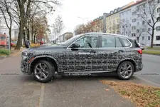 2022-bmw-x5-facelift-spy-9-2.webp