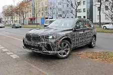 2022-bmw-x5-facelift-spy-7-2.webp