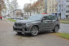 2022-bmw-x5-facelift-spy-4-2.webp