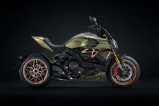2021-Ducati-Diavel-1260-Lamborghini-03-scaled.webp