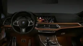 P90411048-bmw-festive-app-christmas-12-2020-600px.webp
