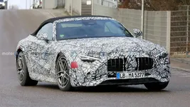 2022-mercedes-benz-sl-new-spy-photo-front-three-quarters (1).webp