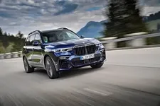 P90390393-the-new-bmw-x7-m50i-05-2020-600px.webp