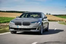 530e-sedan-bernina-grey-amber-effect-10-2020-600px.webp