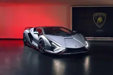Lamborghini-London-Sians-11.webp