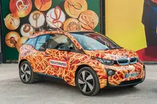 bmw-i3-maurizo-cattelan-toilet-paper-07-2016-599px.webp