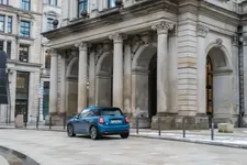 e-mini-cooper-se-electric-collection-01-2021-600px.webp