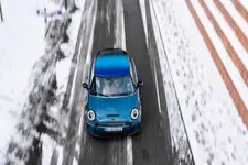 e-mini-cooper-se-electric-collection-01-2021-600px.webp